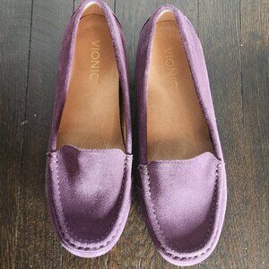 Vionic Chill Debbie Suede Loafers Flats Size 8 Purple Plum